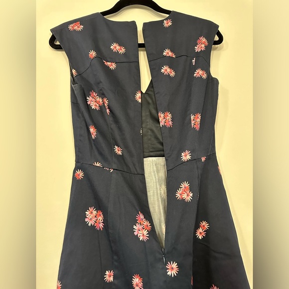 French connection Aline mini dress with delicate floral print size 4 - Picture 13 of 16